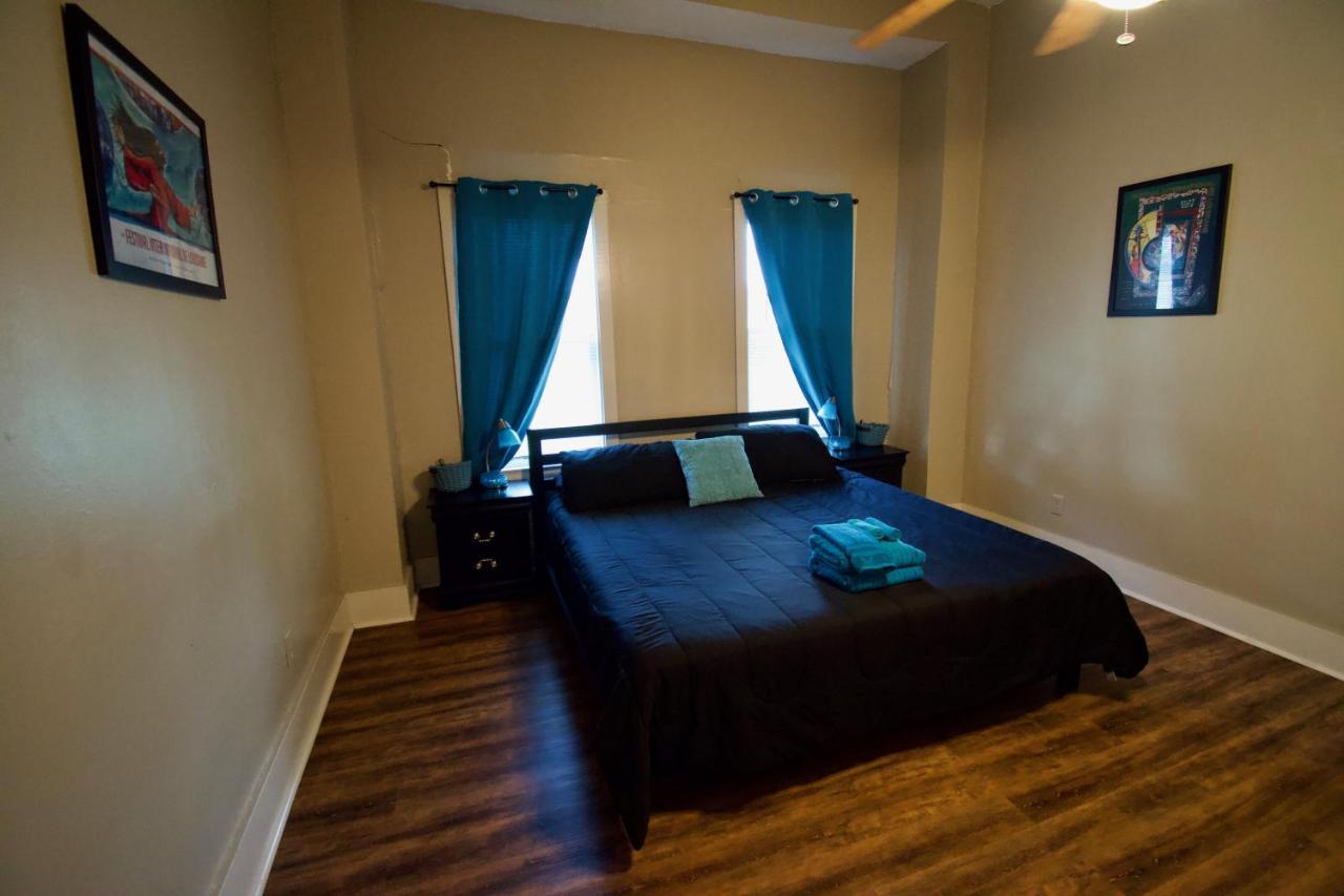 Cajun Hostel Downtown Лафайетт Экстерьер фото